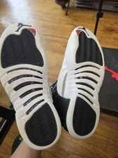 Air Jordan 12 / 11M 4