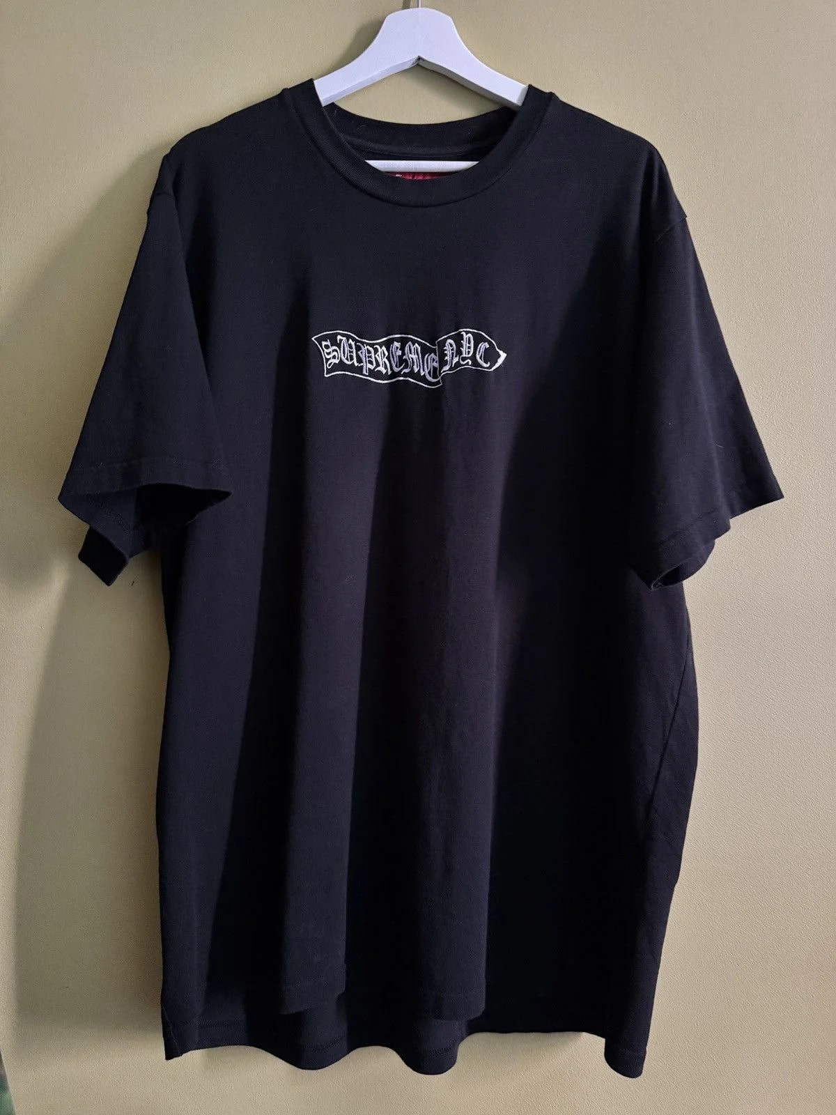 Supreme — Supreme Banner S/S Top — streetwear — resale