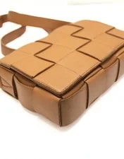 Bottega Veneta — Bottega Veneta Cassette Maxi Light Auth — Handbag — resale