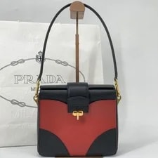 Prada Hand Crossbody Diagonal 2way Turn Lock 2
