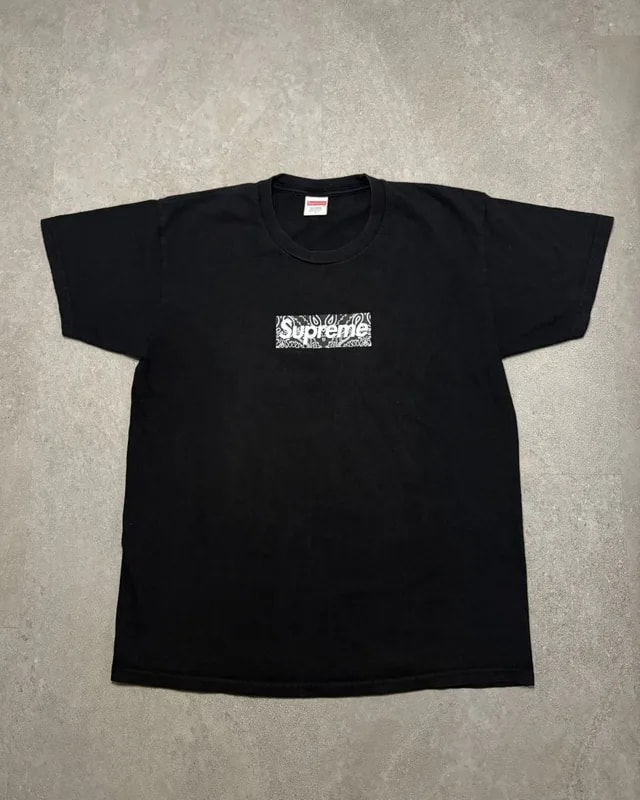 Supreme — Supreme Bandana Box Logo Tee Size L Top Condition — streetwear — resale
