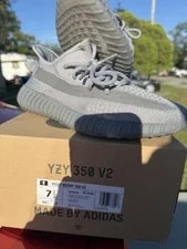 Yeezy Boost 350 V2 ’S Low Top 7 US (40 Eu) Made By Adidas 2