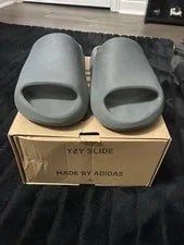 Yeezy Slides, Size 6, Authentic Bought From Stock X, Great Condition 2