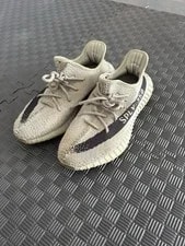 Yeezy Boost 350 V2 -’s 9.5-With Box and Goat Authenticity Card 2