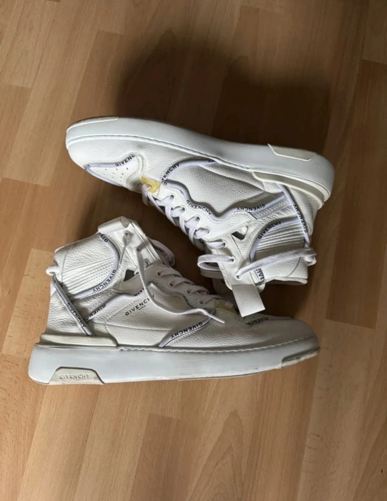 Givenchy — Givenchy High Top — Sneaker — resale