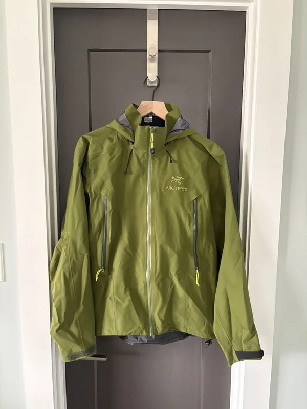 Arcteryx Beta AR Goretex Jacket Green — Clothing — resale