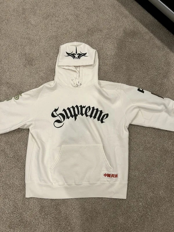 Supreme — Supreme X the Great China Wall Hoodie — streetwear — resale