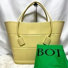 Bottega Veneta — Bottega Veneta Arco Authentic From Japan — Handbag — resale