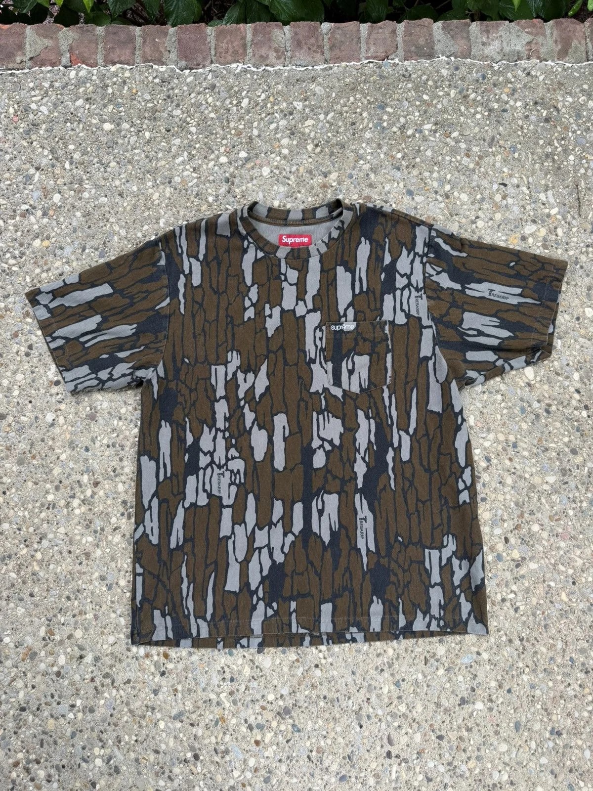 Supreme — Supreme S/S Pocket Tee Realtree Print — streetwear — resale
