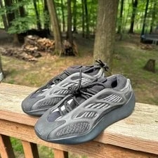 Size 5.5 - Yeezy 700 V3 ‘Dark Glow’ 2