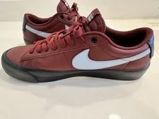 Nike SB Blazer Low Pro GT Size 10.5 Dark Team 4