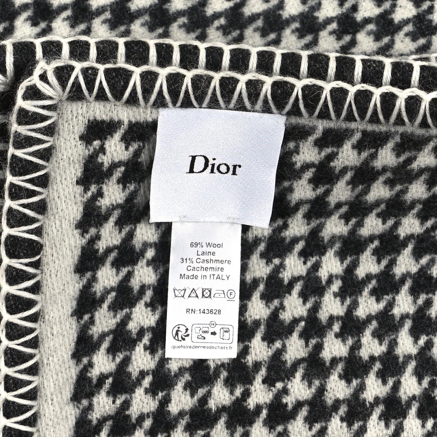 Houndstooth Throw Blanket 3