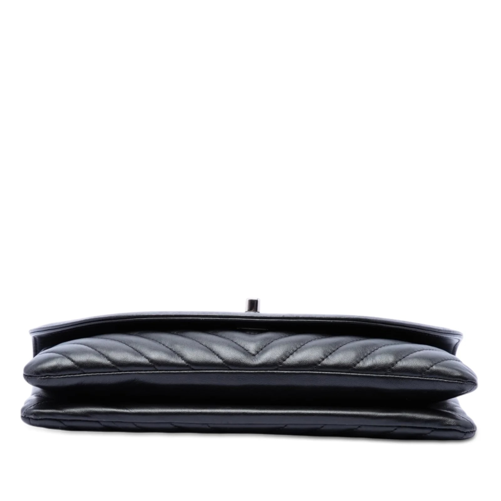 CC Chevron Round Flap 3