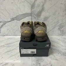 Size 4 - New Balance 2002R Protection Pack - M2002RD6 4