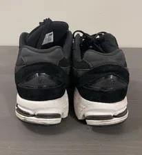 New Balance 2002R Sz 8 D M2002RBK 2