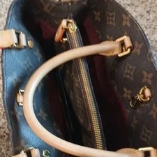 Louis Vuitton Medium Zip Closure Double Handles Inner Pockets Lock 3