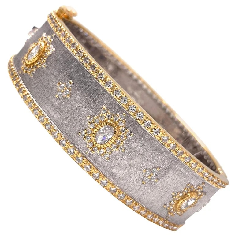 Bijoux Num — Bijoux Num Hand-engraved Star Pattern Bangle — Jewelry — resale