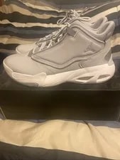 Air Jordan Max Aura 4 2