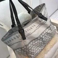 Bottega Veneta — Excellent Condition Bottega Veneta Bubble Pattern S — Handbag — resale