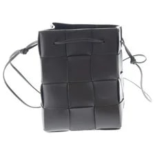 Bottega Veneta — Bottega Veneta Cassette Small Bucket 680218 33a4 — Handbag — resale