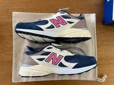 Kith X New Balance 990v3 “Daytona” Miusa With Socks and Accessories 4