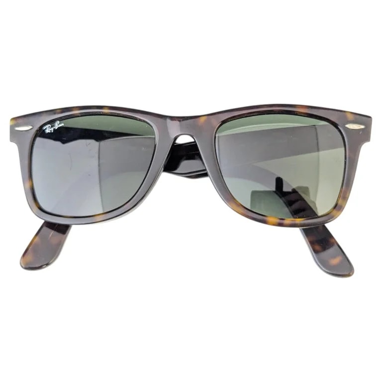 Ray-Ban — Ray-Ban Wayfarer Sunglasses, Cased — Accessory — resale