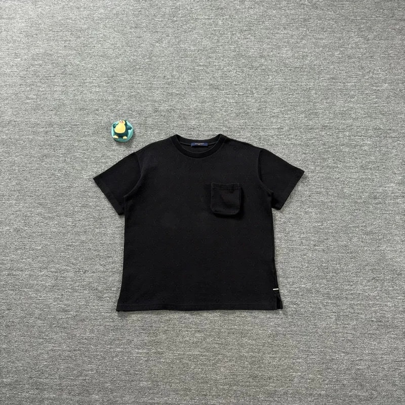 Louis Vuitton — Louis Vuitton Pocket T-Shirt US M — streetwear — resale