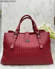 Bottega Veneta — Bottega Veneta Classic Medium Woven for — Handbag — resale