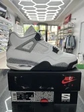 Air Jordan — Air Jordan 4 Retro OG “ (2025)” — Sneaker — resale