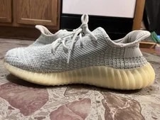 Vnds Yeezy 350 Cloud SZ 10 Pirate Beluga Mx 4