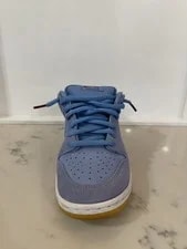 Nike SB Dunk Low PRM ‘Philadelphia Phillies’ 4