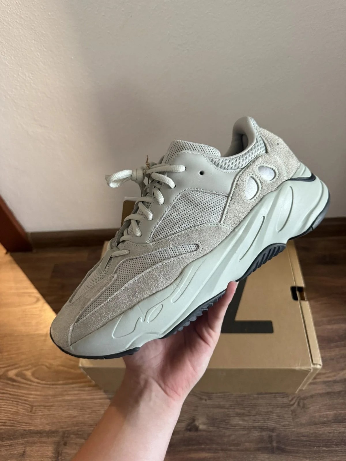 Yeezy — Yeezy 700 Salt — Sneaker — resale