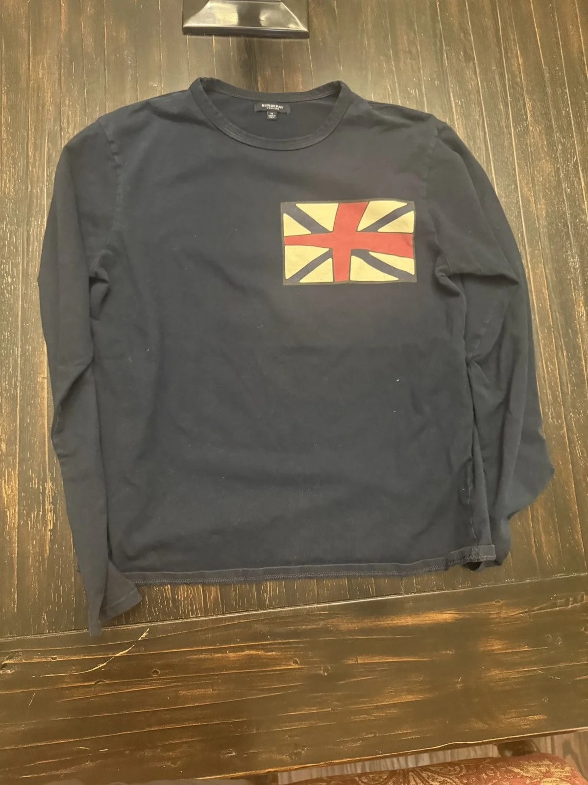 Burberry — Burberry Britain Long Sleeve — streetwear — resale