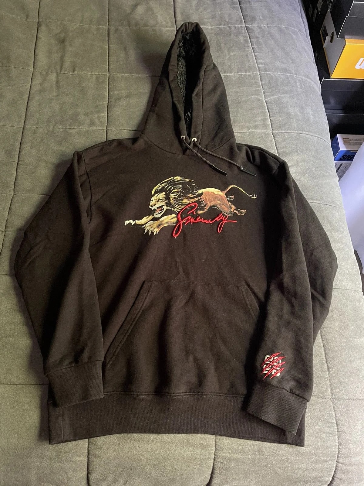 Givenchy — Givenchy Leo Lion Embroidered Hoodie — streetwear — resale