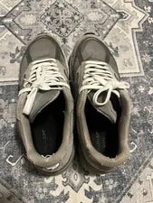 Size 9.5 - New Balance 990 V5 3