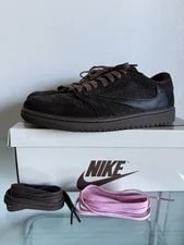Air Jordan — Air Jordan 1 Retro Low OG SP With OG Box & Laces - 9M — Sneaker — resale