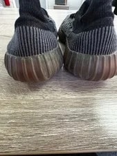’s Yeezy Boost 350 V2 Good Condition Size 10 SB22 3