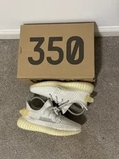 Yeezy 350 Boost V2 Size 5.5 in Great Condition 4