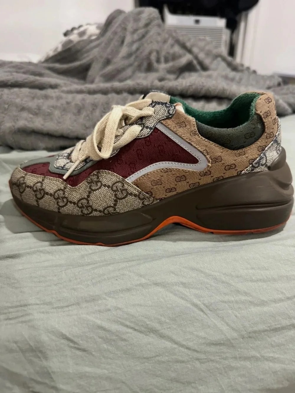 Gucci size 2