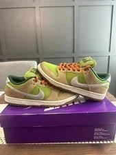 Nike SB — Nike SB Dunk Low Escargot- /Pear Size 7M FQ7587-200 — Sneaker — resale