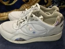 Saucony — Size 11.5 - Saucony 6000 Mother of Pearl 2021 — Sneaker — resale