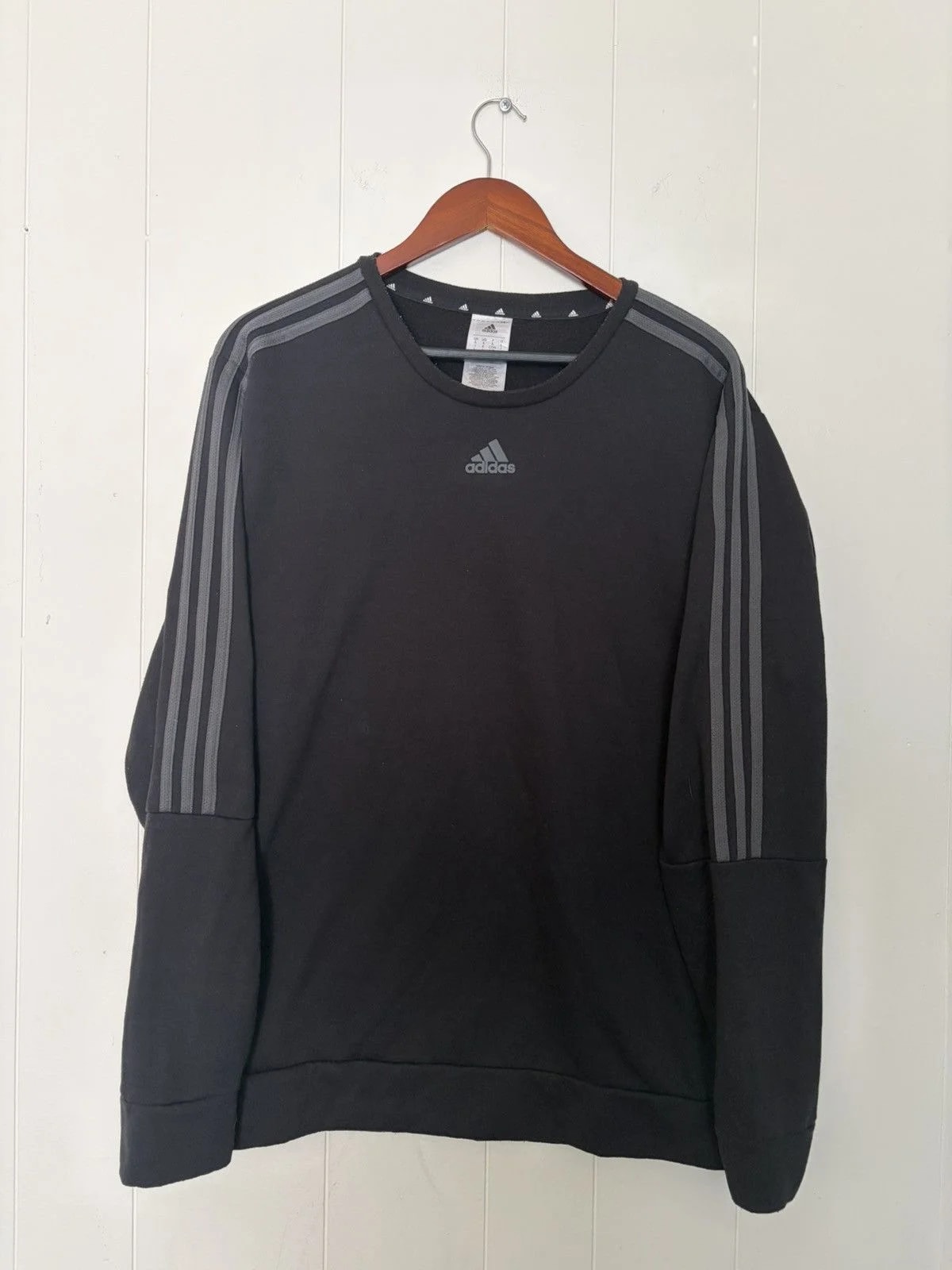 Adidas — Adidas & Long Sleeve — streetwear — resale