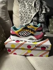 Saucony — Size 9.5 - Saucony 6000 2021 — Sneaker — resale