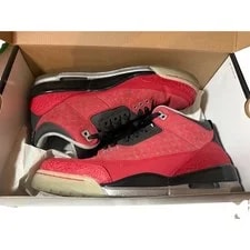 Jordan — Jordan 3 Retro Doernbecher 2010 Varsity 437536-600 — Sneaker — resale