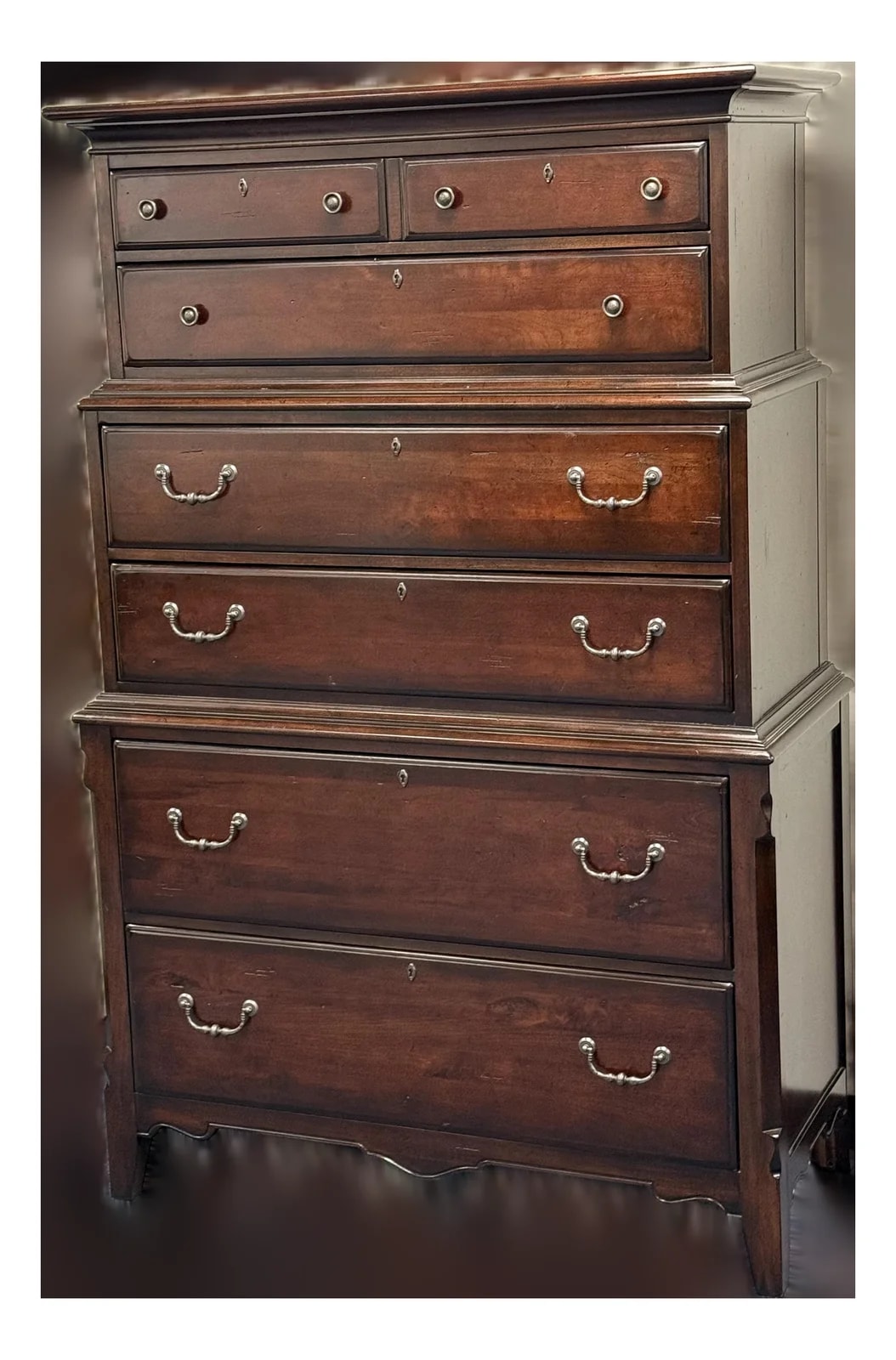 Broyhill — Broyhill “Fireside ” Attic Heirloom Chest of Drawers — Furniture — resale