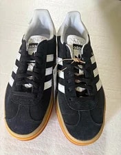 Adidas — Adidas Gazelle Low Top / Gum Sole — Sneaker — resale