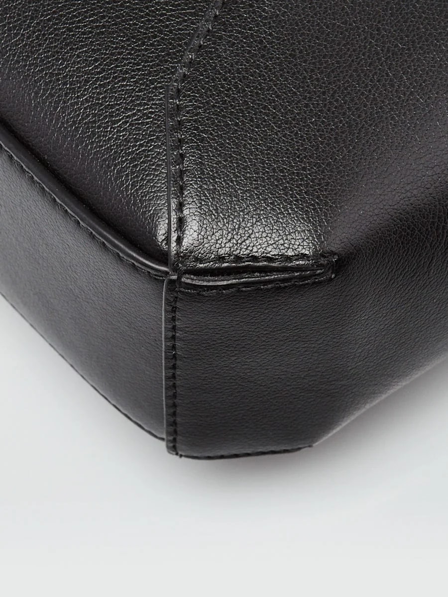 Alexander McQueen / the Edge Small 4