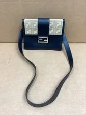 Fendi Flat Baguette 7VA524 r44_1204 2