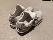 9.0US New Balance Beauty Special Order 2002R 2