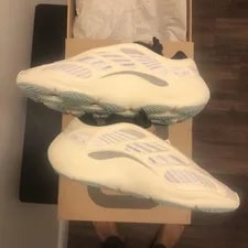Adidas — Adidas Yeezy 700 V3 'Azael' — Sneaker — resale
